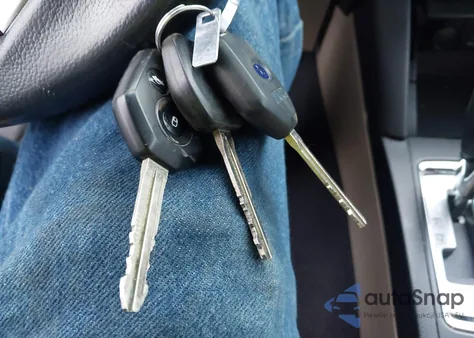 2017 Subaru Outback 2.5I Premium z USA, uszkodzony, nr VIN 4S4BSACCXH3288310